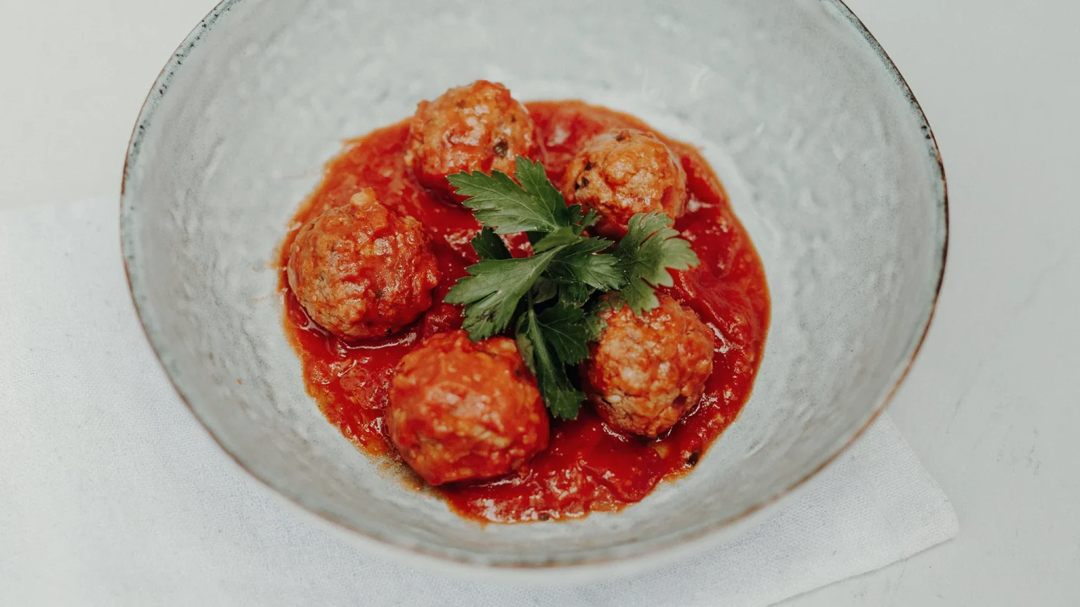 FingerfoodCarousel-03-Hackbaellchen